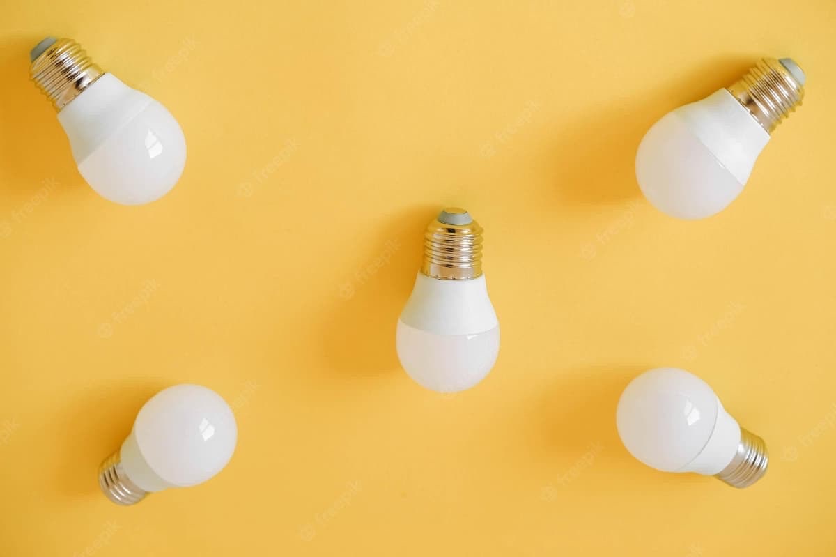 Menggunakan Lampu LED yang Hemat Energi