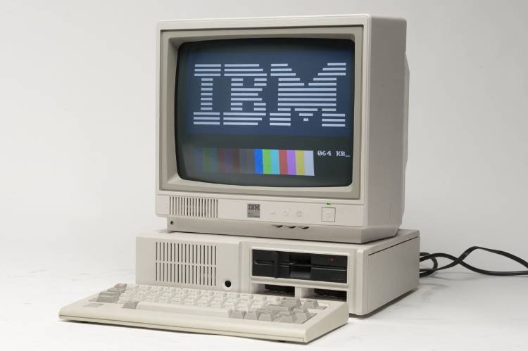 Komputer Generasi Keempat (Dimulai Tahun 1970)